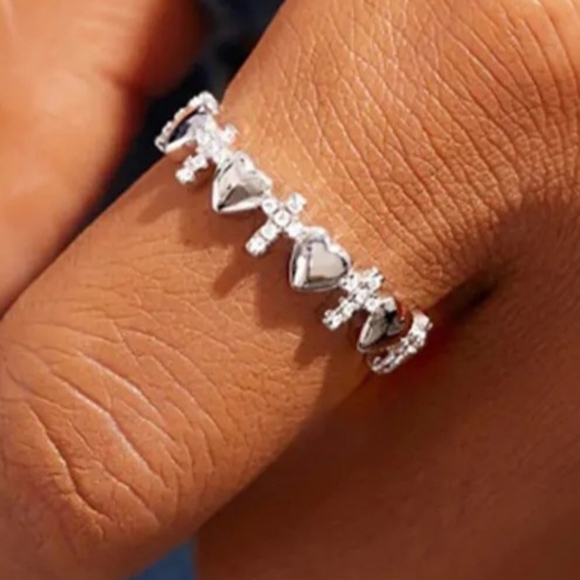 New Elegant Heart & Croses silver tone band - Picture 1 of 5